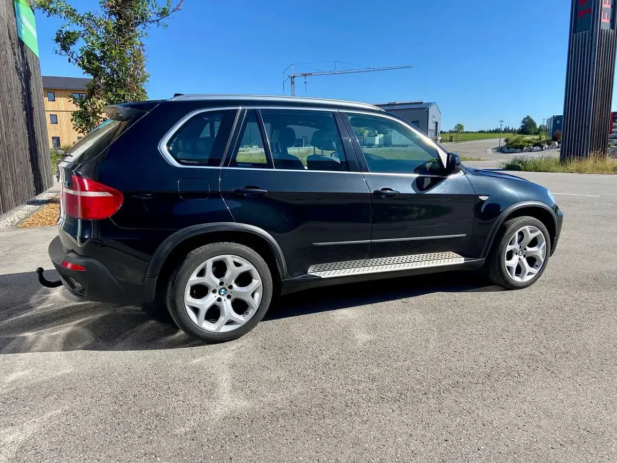 Gebraucht BMW X5 235 PS (172 kW) 2008 Black sapphire metallic SUV