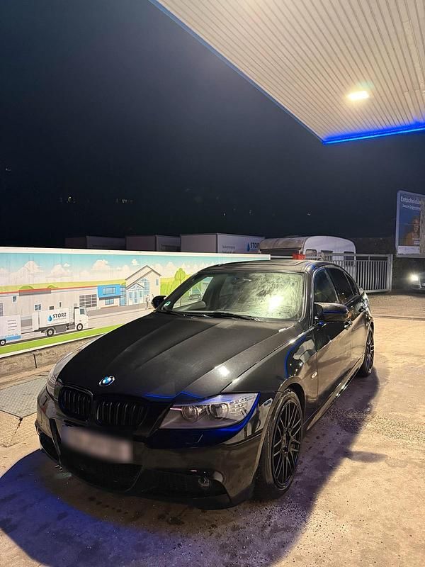 Schwarz Gebraucht 2011 BMW 320 M Sport Limousine | 7.000 € (Guter Preis) - Bild 1/4