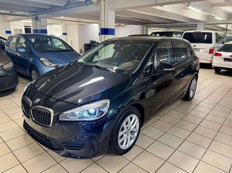 Gebraucht BMW 225 Advantage 136 PS (100 kW) 2020 Saphirschwarz Van / Kleinbus
