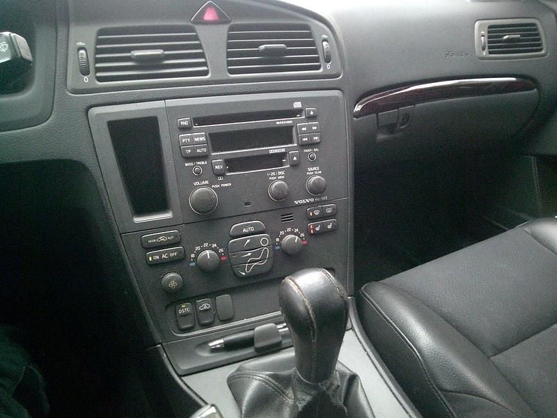 Gebraucht Volvo V70 140 PS (102 kW) 2002 Blau Kombi