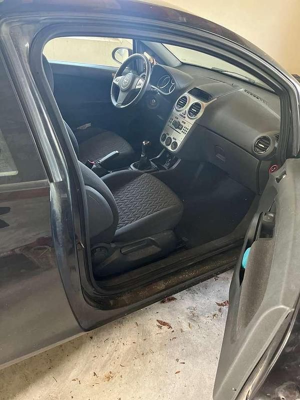 Gebraucht Opel Corsa Active 87 PS (63 kW) 2013 Schwarz Limousine