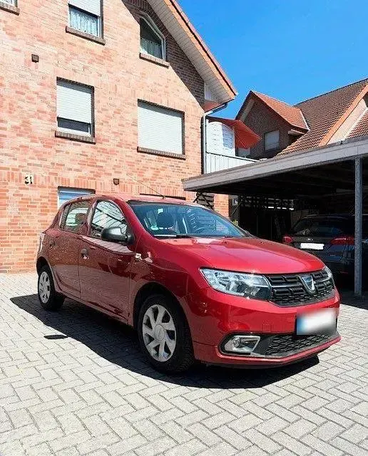 Gebraucht Dacia Sandero Essentiel 73 PS (53 kW) 2018 Rot Limousine