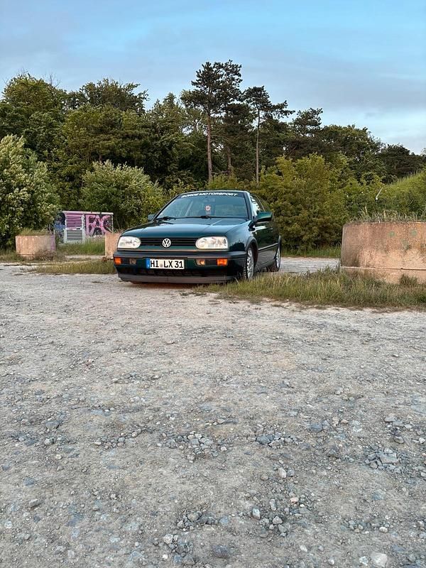 Gebraucht VW Golf III 75 PS (55 kW) 1995 Grün Kleinwagen