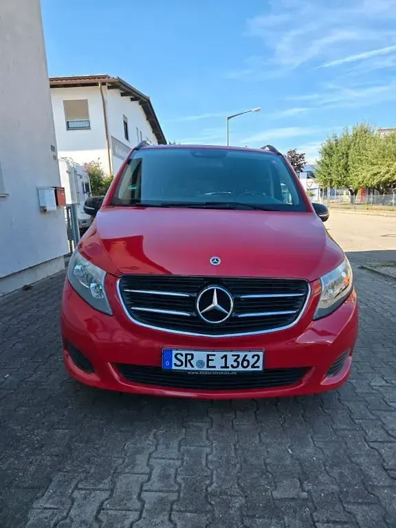 Gebraucht Mercedes V250 Edition 190 PS (139 kW) 2016 Rot Van / Kleinbus
