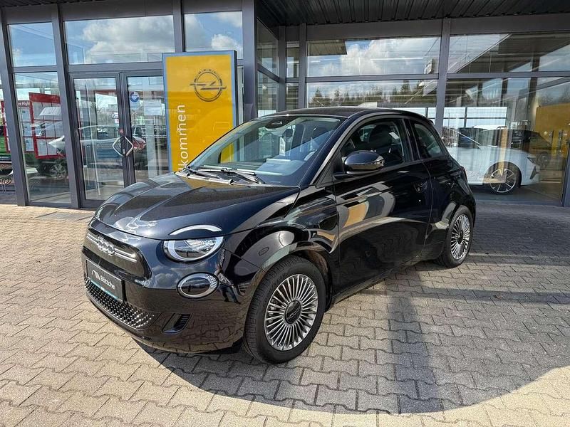 Gebraucht Fiat 500e Basis 86 kW (118 PS) 2023 Colore esterno (onyx schwarz) Kleinwagen
