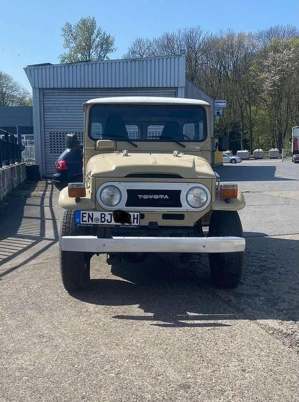 Beige Gebraucht 1979 Toyota Land Cruiser SUV | 26.000 € - Bild 1/4