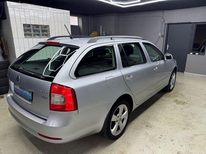 Gebraucht Skoda Octavia Ambition 140 PS (102 kW) 2013 Silber Kombi