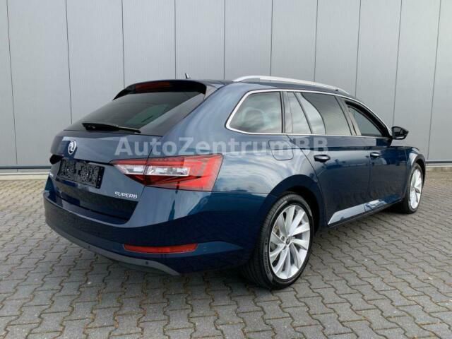 Gebraucht Skoda Superb Style 150 PS (110 kW) 2019 Blau metallic Kombi