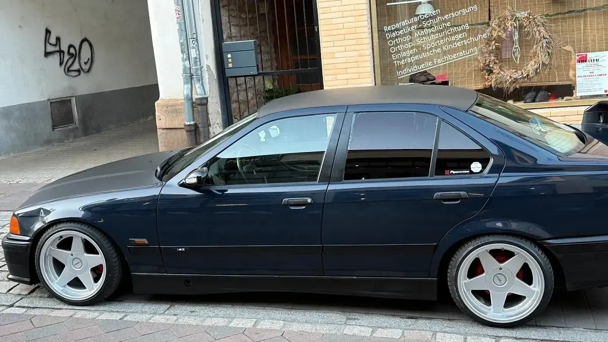 Gebraucht BMW 316 M Sport 105 PS (77 kW) 1995 Blau Limousine