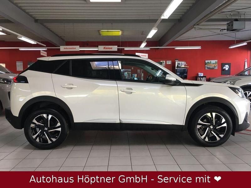 Gebraucht Peugeot 2008 Allure 131 PS (96 kW) 2021 Weiß metallic SUV