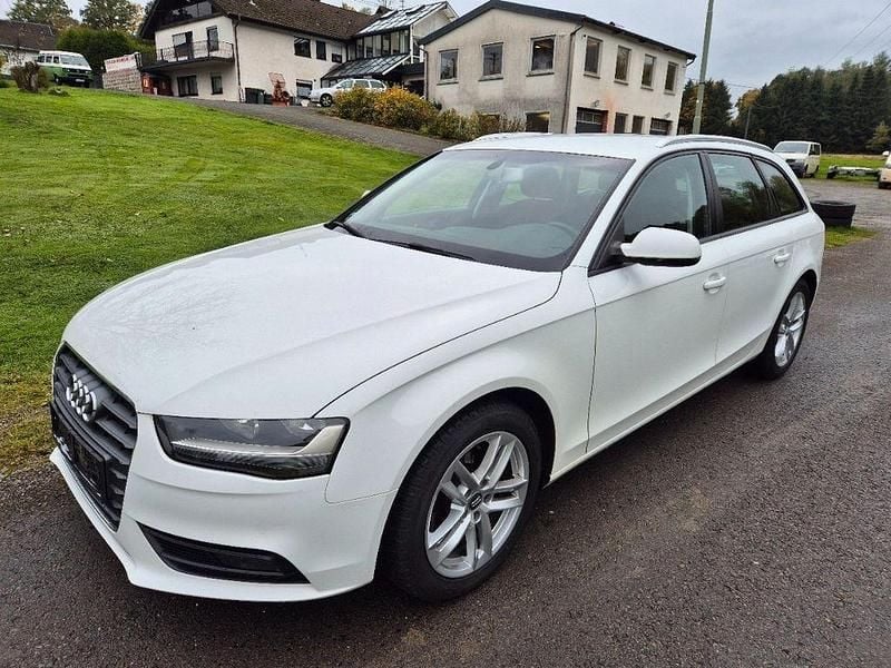 Weiß Gebraucht 2014 Audi A4 Ambition Kombi | 11.990 € (Guter Preis) - Bild 1/4