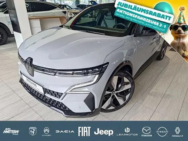 Grau Gebraucht 2024 Renault Megane E-Tech Limousine | 36.989 € - Bild 1/4