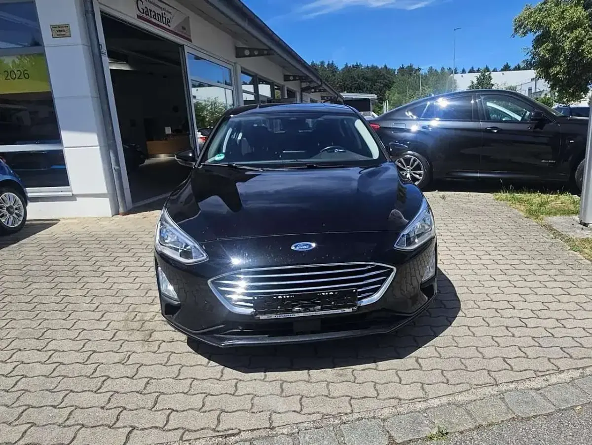 Gebraucht Ford Focus Titanium 120 PS (88 kW) 2018 Iridiumschwarz metallic Kleinwagen