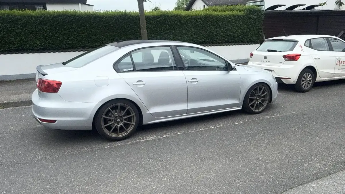 Używany VW Jetta 122 KM (89 kW) 2012 Srebrny Sedan/Limuzyna