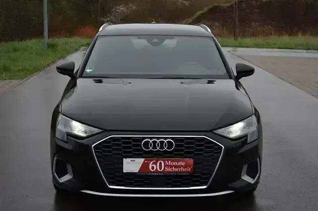 Gebraucht Audi A3 Ambiente 110 PS (80 kW) 2022 Mythosschwarz metallic Limousine