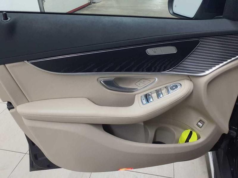 Gebraucht Mercedes EQC400 300 kW (408 PS) 2022 Obsidianschwarz metallic SUV