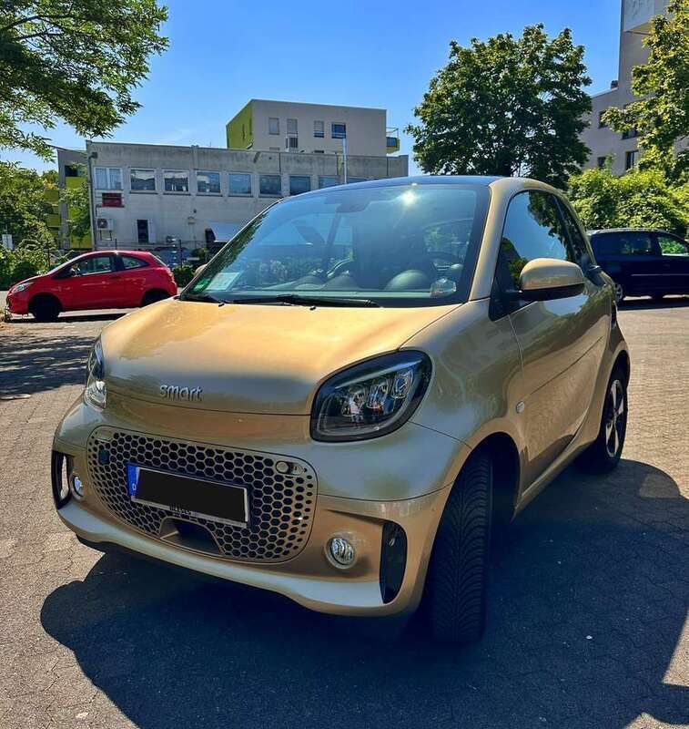 Gold Gebraucht 2022 Smart ForTwo Electric Drive Exclusive Kleinwagen | 15.000 € (Etwas zu teuer) - Bild 1/4