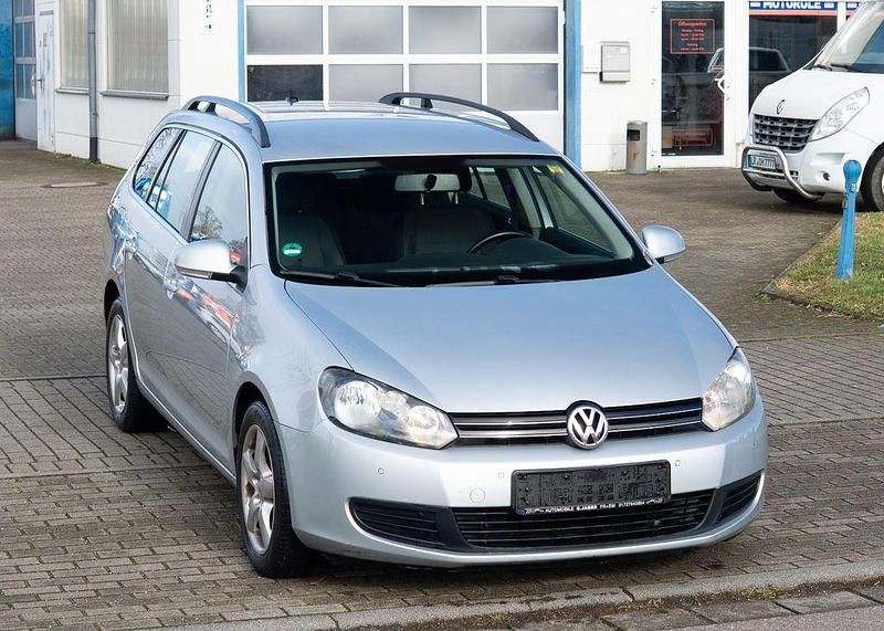 Gebraucht VW Golf VI Comfortline 122 PS (89 kW) 2010 Silber Kleinwagen