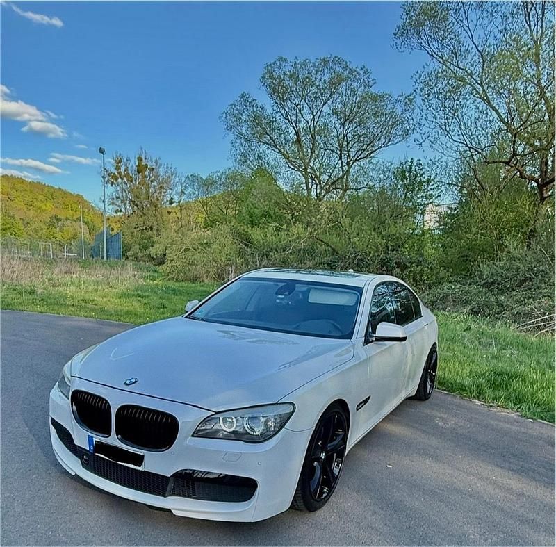 Weiß Gebraucht 2010 BMW 730 Limousine | 17.600 € (Teuer) - Bild 1/4
