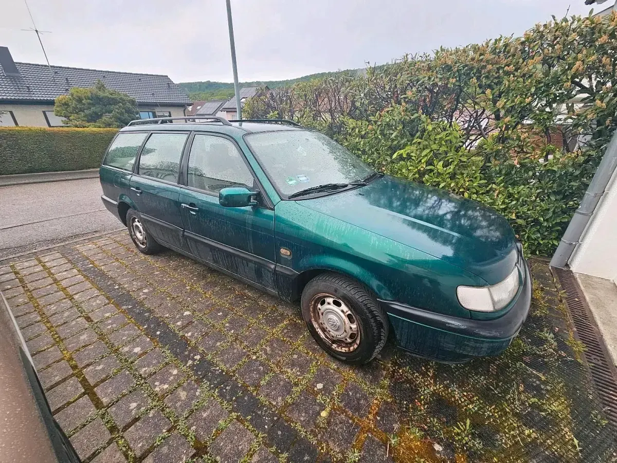 Gebraucht VW Passat 90 PS (66 kW) 1996 Grün Kombi