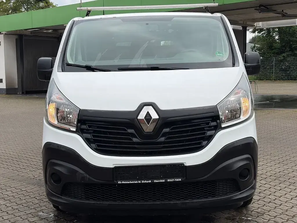 Gebraucht Renault Trafic Komfort 120 PS (88 kW) 2016 Weiß Van / Kleinbus