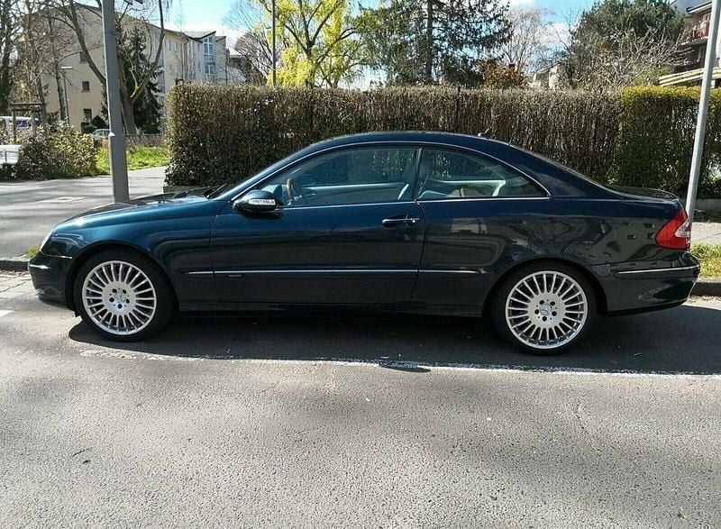 Gebraucht Mercedes CLK320 Elegance 218 PS (160 kW) 2002 Schwarz Coupé