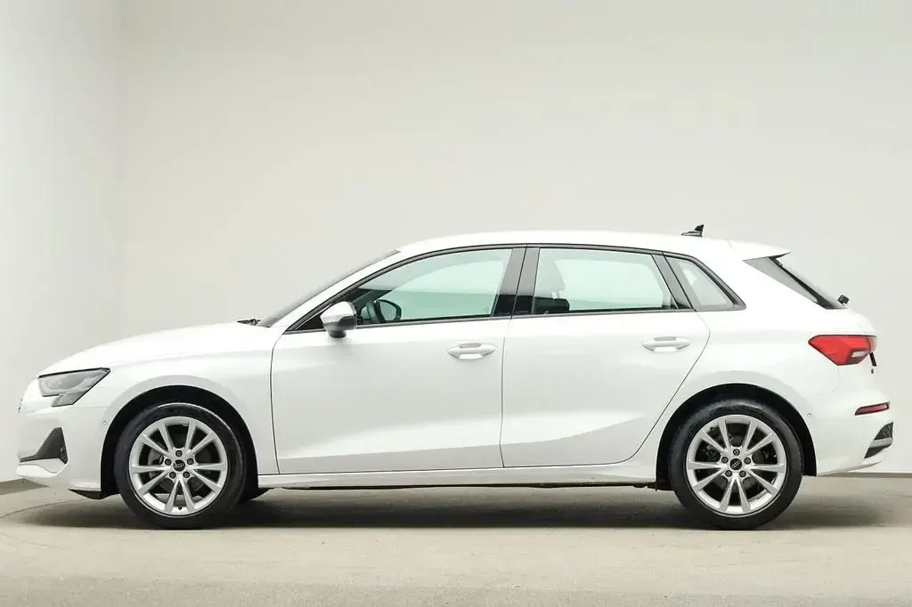 Gebraucht Audi A3 Advanced Plus 116 PS (85 kW) 2024 Arkonaweiß Limousine