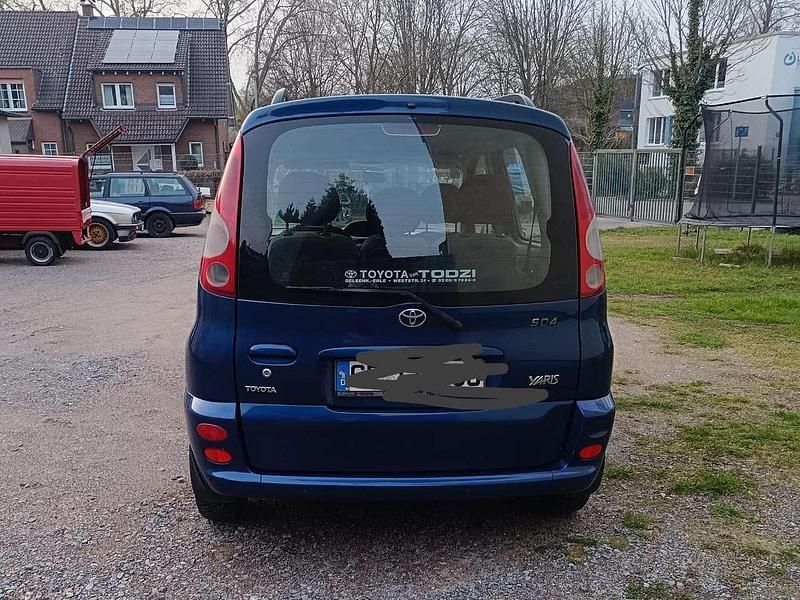 Gebraucht Toyota Yaris 86 PS (63 kW) 2002 Blau Kombi