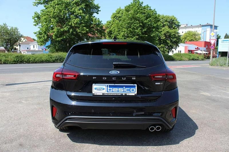 Gebraucht Ford Focus ST-Line X 155 PS (114 kW) 2023 Obsidianschwarz metallic Limousine