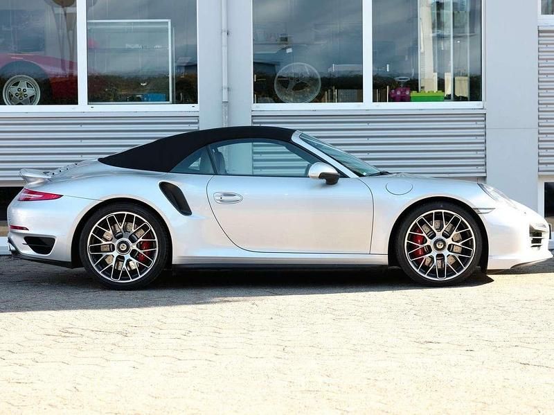 Silber Gebraucht 2015 Porsche 911 Turbo Cabriolet Cabrio | 137.000 € - Bild 1/4