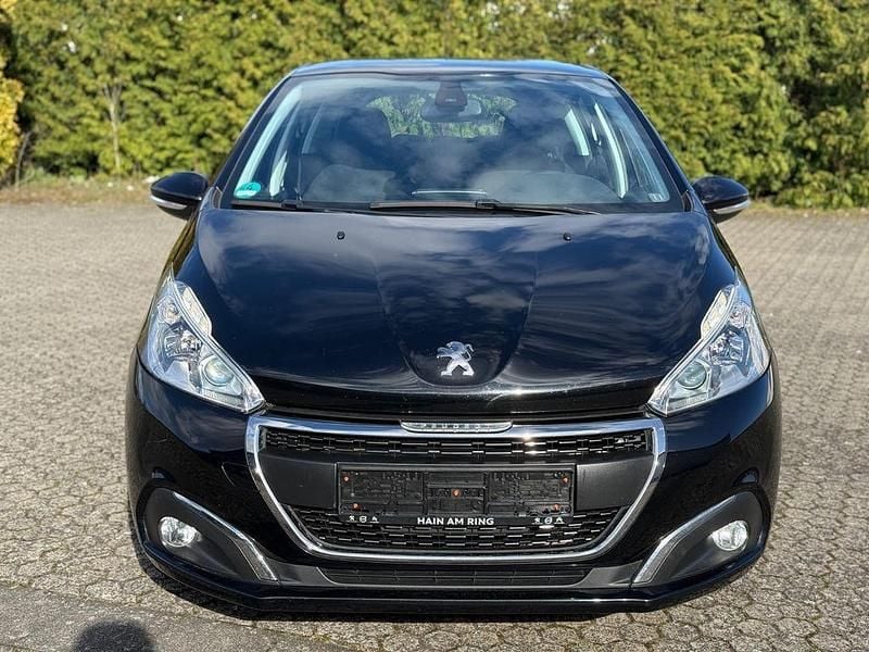 Gebraucht Peugeot 208 Active 82 PS (60 kW) 2016 Schwarz Kleinwagen