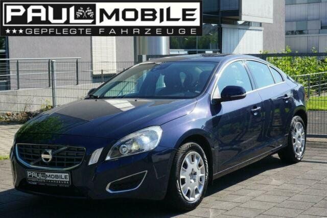 Gebraucht Volvo S60 Summum 114 PS (83 kW) 2012 Blau metallic Limousine