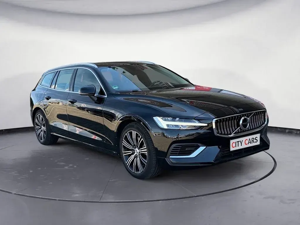 Gebraucht Volvo V60 Inscription 253 PS (186 kW) 2022 Schwarz Kombi