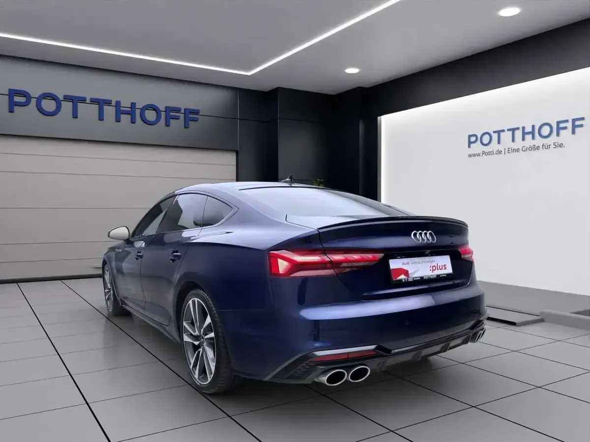 Używany Audi S5 341 KM (250 kW) 2023 Niebieski Coupe
