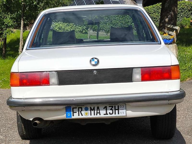 Gebraucht BMW 315 73 PS (53 kW) 1984 Weiß Kleinwagen