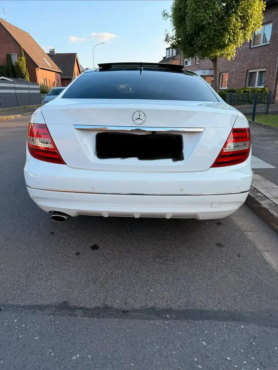 Gebraucht Mercedes C220 170 PS (125 kW) 2013 Weiß Coupé