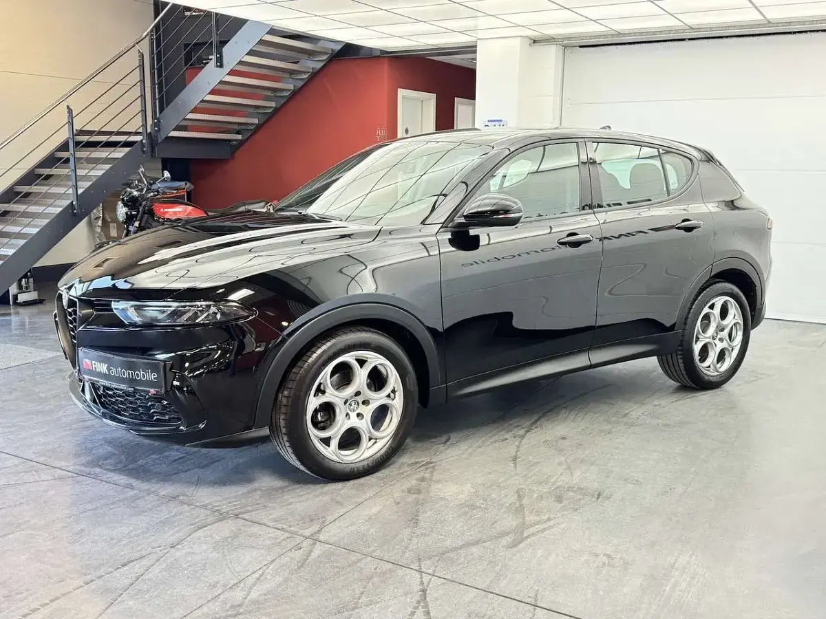 Gebraucht Alfa Romeo Tonale Sprint 131 PS (96 kW) 2023 Schwarz SUV