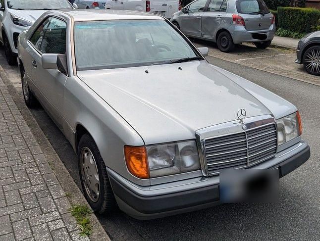 Gebraucht Mercedes 230 132 PS (97 kW) 1992 Silber Coupé
