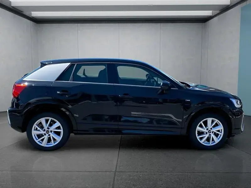 Gebraucht Audi Q2 S-Line 150 PS (110 kW) 2025 Schwarz SUV
