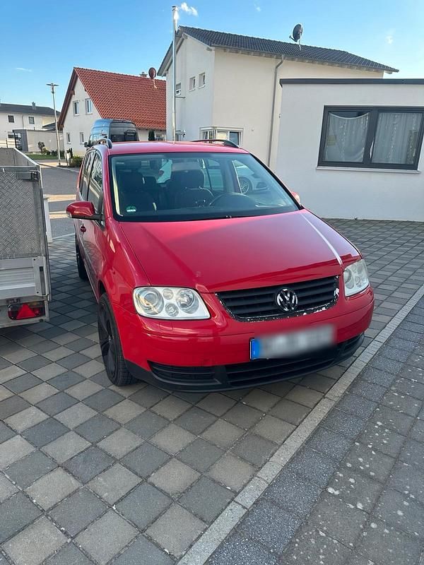 Rot Gebraucht 2004 VW Touran Van / Kleinbus | 800 € (Superpreis) - Bild 1/4