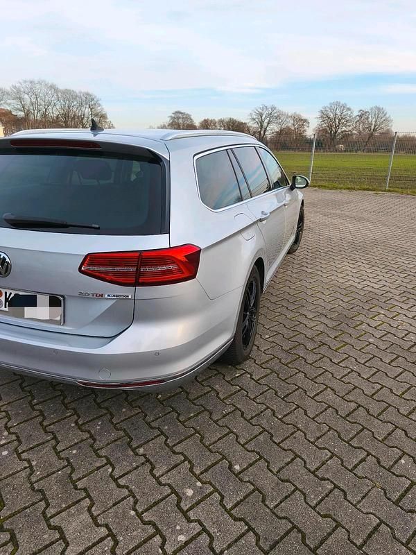 Gebraucht VW Passat Highline 190 PS (139 kW) 2016 Silber Kombi