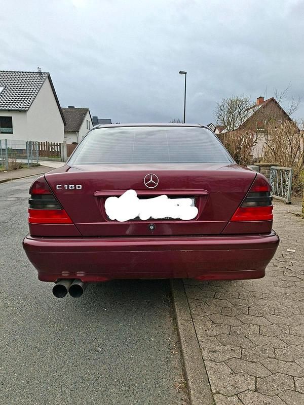 Gebraucht Mercedes C180 122 PS (89 kW) 1998 Rot Limousine