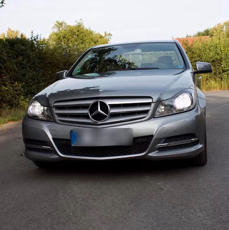 Silber Gebraucht 2013 Mercedes C180 Limousine | 13.000 € (Fairer Preis) - Bild 1/4