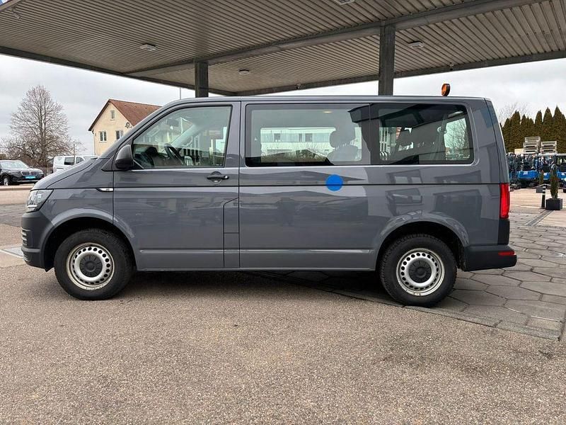 Gebraucht VW Transporter 102 PS (75 kW) 2019 Grau Van