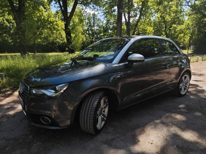 Grau Gebraucht 2013 Audi A1 S-Line Kleinwagen | 7.500 € (Guter Preis) - Bild 1/4