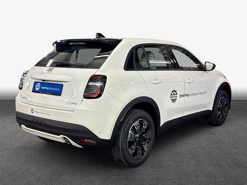 Neu Fiat 600 Icon 101 PS (74 kW) 2025 Weiß SUV