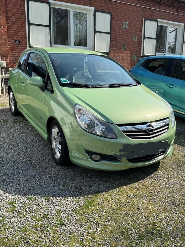 Grün Gebraucht 2009 Opel Corsa Edition Kleinwagen | 3.000 € (Etwas zu teuer) - Bild 1/4