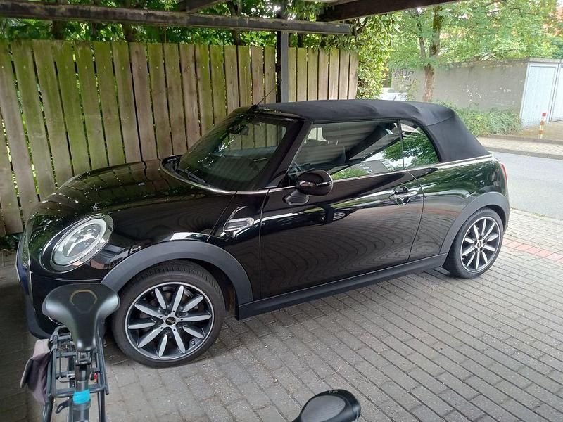 Schwarz Gebraucht 2016 Mini Cooper Kleinwagen | 15.699 € (Teuer) - Bild 1/4