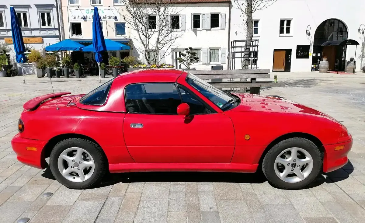 Gebraucht Mazda MX5 90 PS (66 kW) 1996 Rot Cabrio