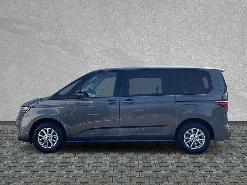 Gebraucht VW Multivan 136 PS (100 kW) 2023 Grau Van / Kleinbus